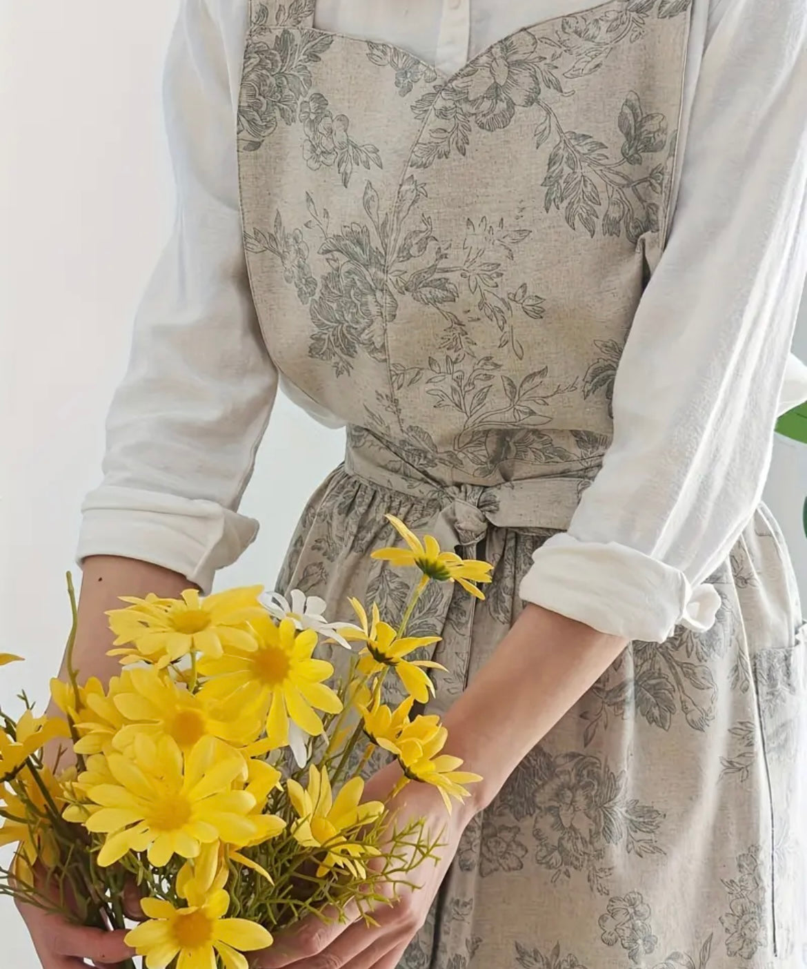 Beige vintage floral print apron