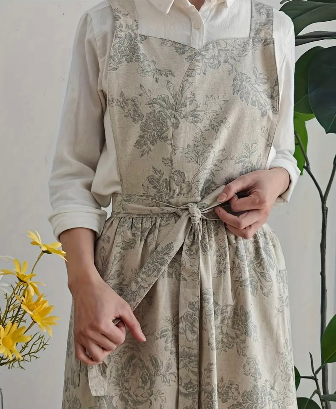 Beige vintage floral print apron
